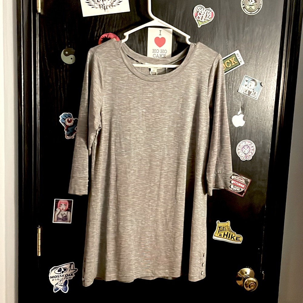 Women’s. Textured gray/white. Dress/Blouse. Small/medium. Simply Noelle.